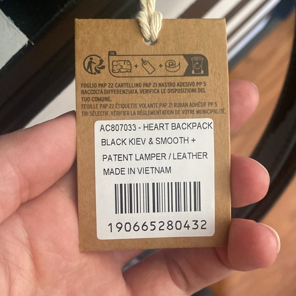 Heart shaped bag/back pack. It’s really sturdy and brand new. - Picture 2 of 6